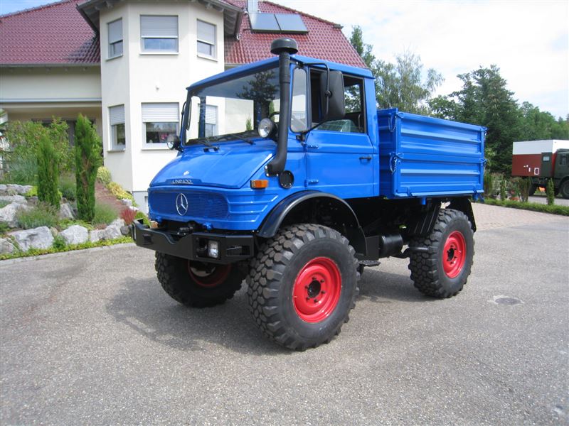 Unimog U417 mit Aufsteckborwänden