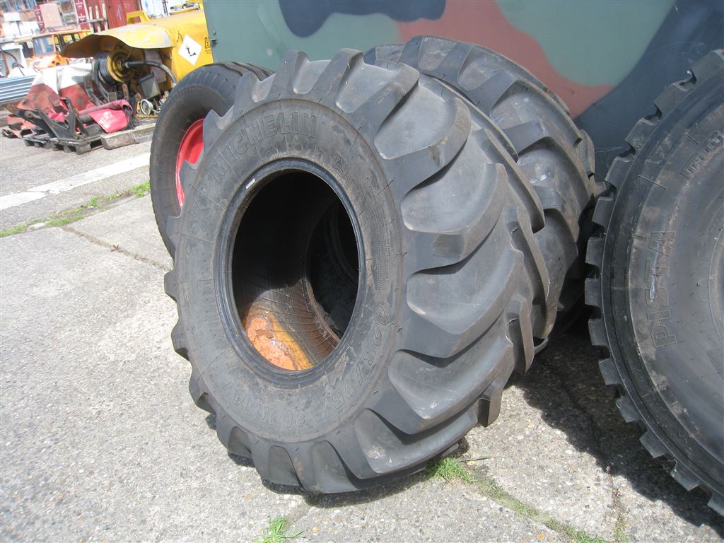 Unimog 425/75 R20